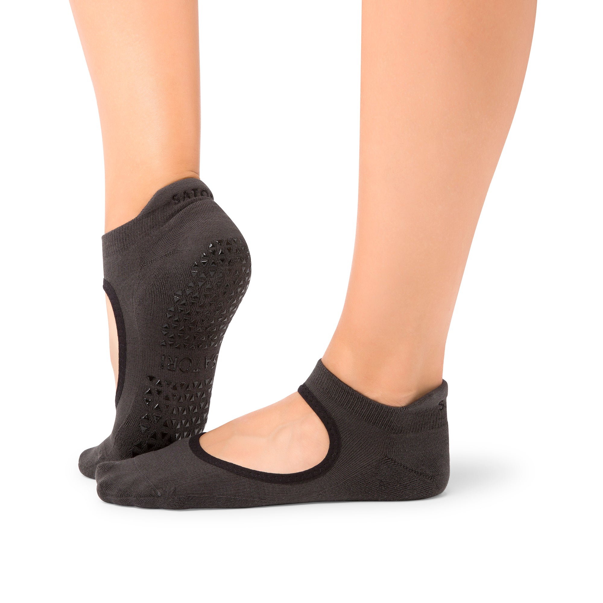 Aya Anthracite organic cotton grip socks in eco-conscious Dubai fitness boutique